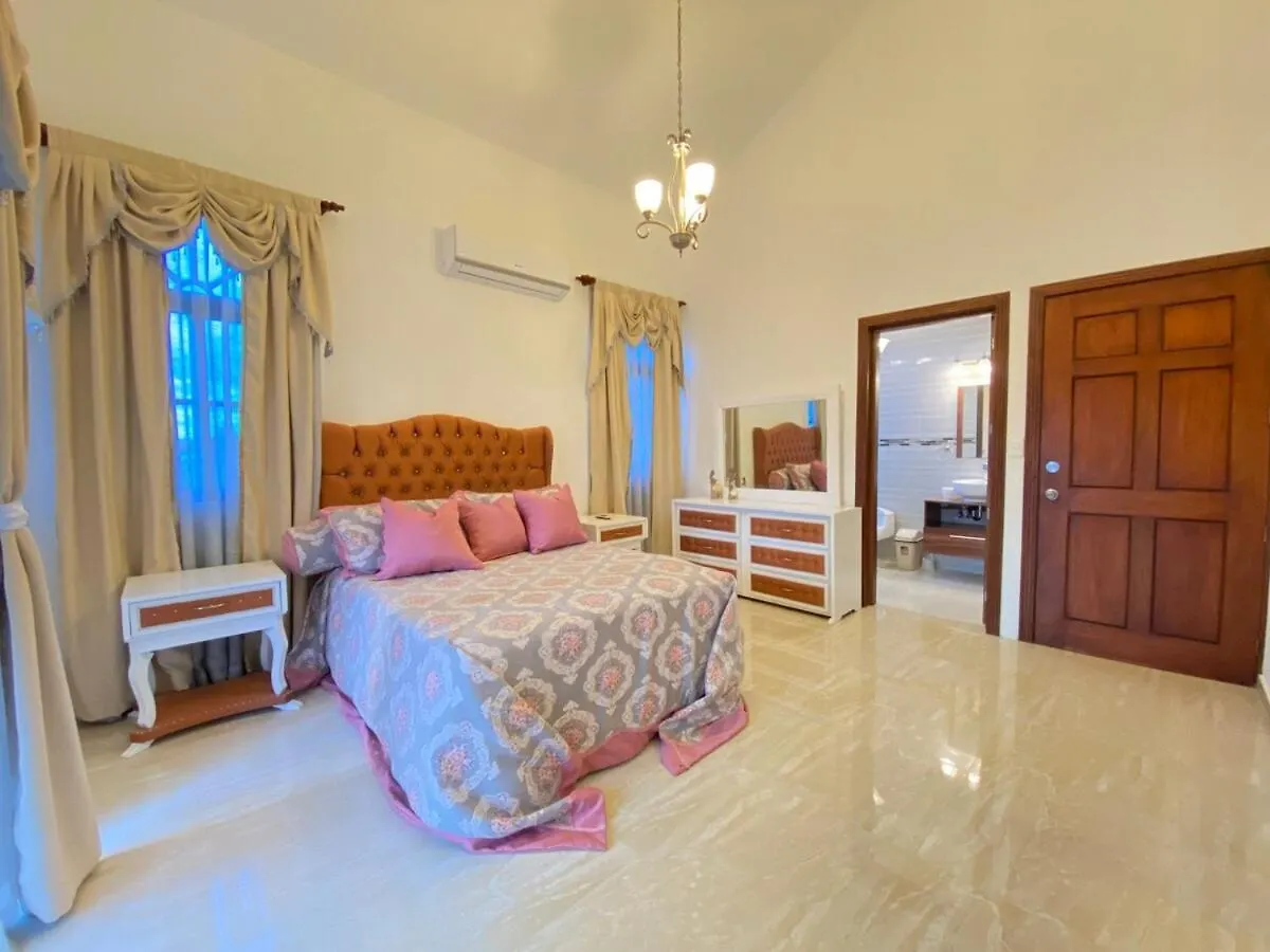 Beautiful Villa With Mountain View Πουέρτο Πλάτα